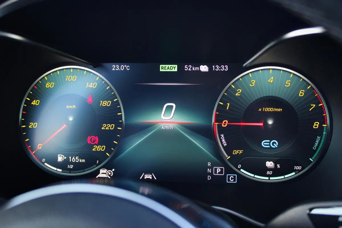 4MATIC AMG Line // Burmester | Trekhaak | Panoramadak | 92% SoH | 360 Camera | Virtual Cockpit | Night Pack | CarPlay & Android Auto