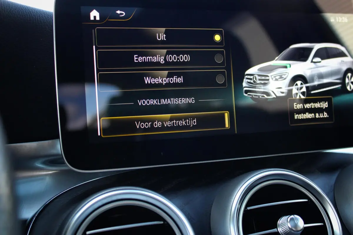 4MATIC AMG Line // Burmester | Trekhaak | Panoramadak | 92% SoH | 360 Camera | Virtual Cockpit | Night Pack | CarPlay & Android Auto