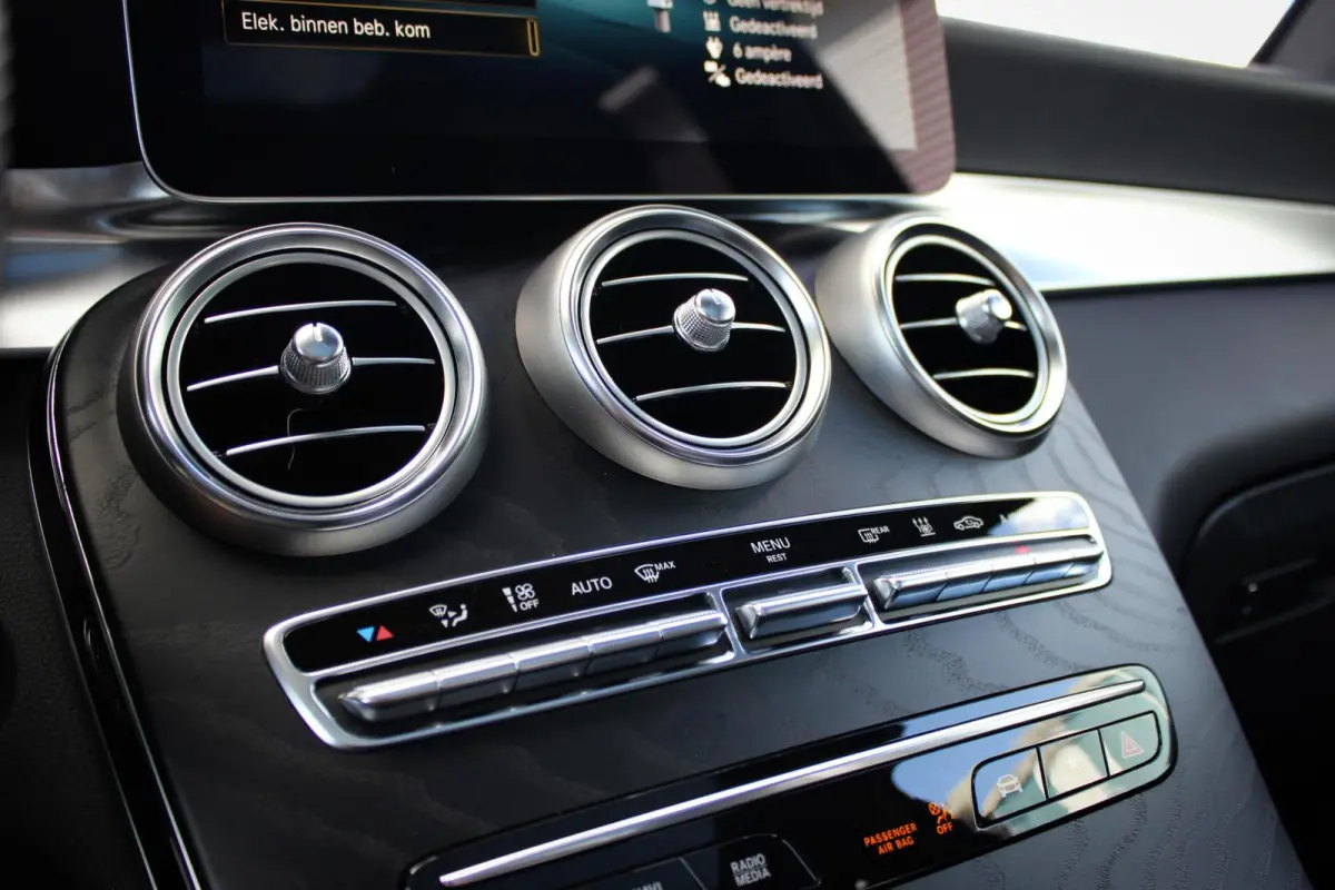 4MATIC AMG Line // Burmester | Trekhaak | Panoramadak | 92% SoH | 360 Camera | Virtual Cockpit | Night Pack | CarPlay & Android Auto