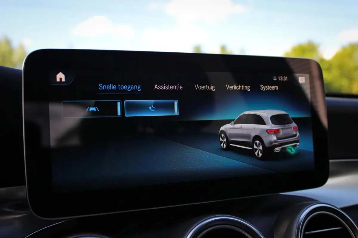 4MATIC AMG Line // Burmester | Trekhaak | Panoramadak | 92% SoH | 360 Camera | Virtual Cockpit | Night Pack | CarPlay & Android Auto