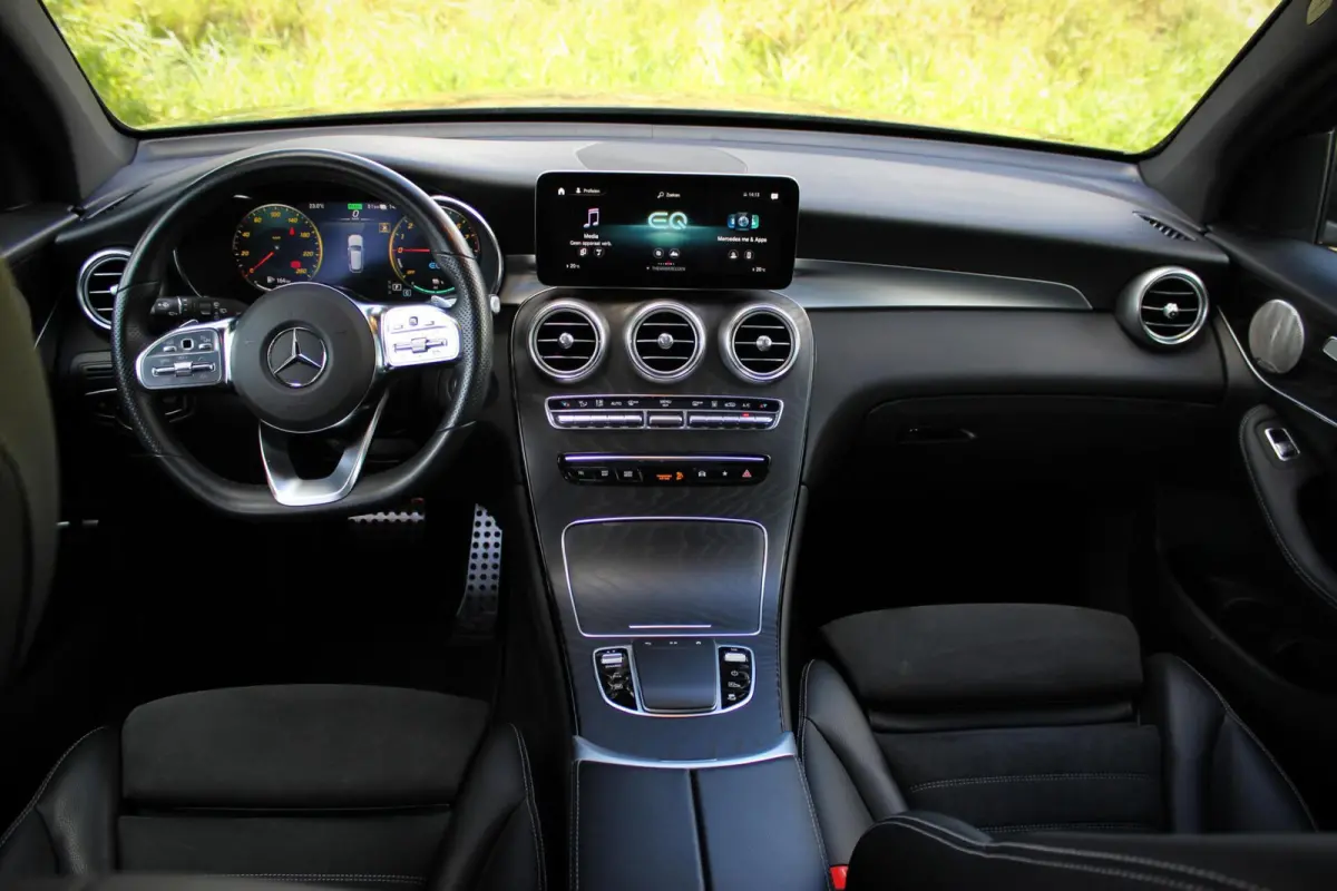 4MATIC AMG Line // Burmester | Trekhaak | Panoramadak | 92% SoH | 360 Camera | Virtual Cockpit | Night Pack | CarPlay & Android Auto