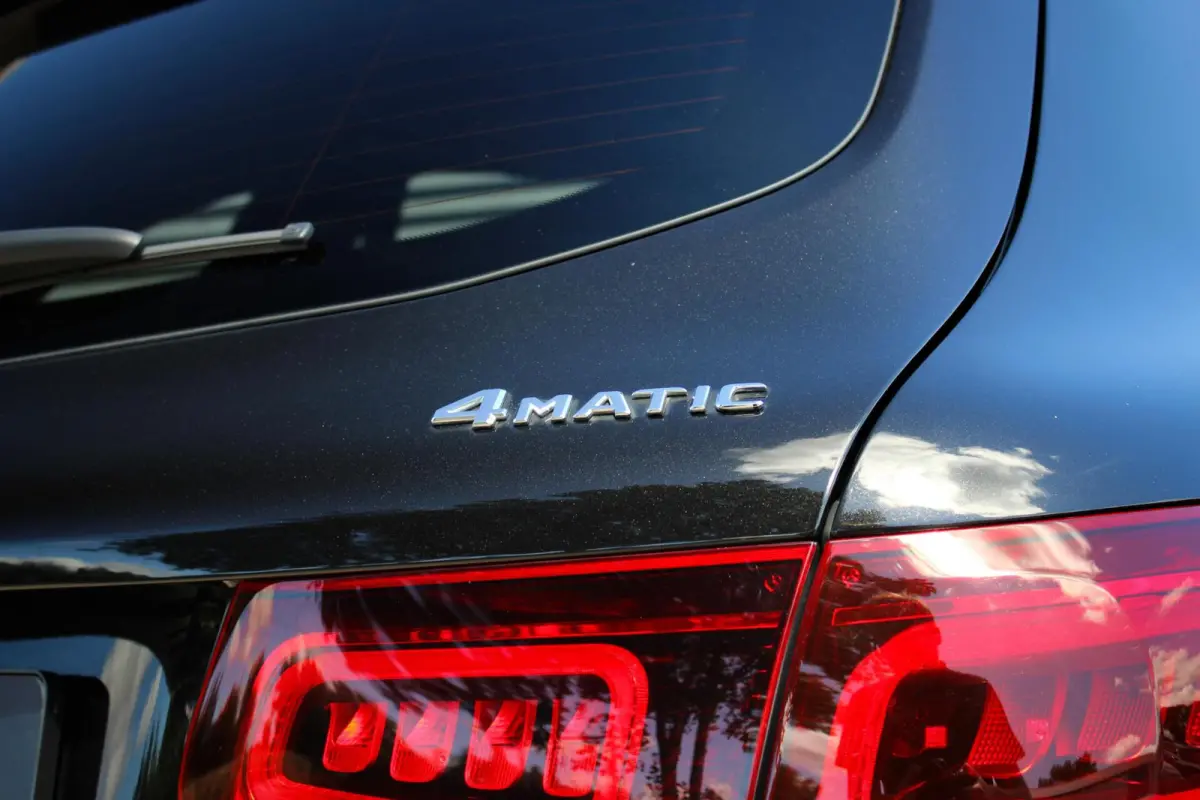 4MATIC AMG Line // Burmester | Trekhaak | Panoramadak | 92% SoH | 360 Camera | Virtual Cockpit | Night Pack | CarPlay & Android Auto