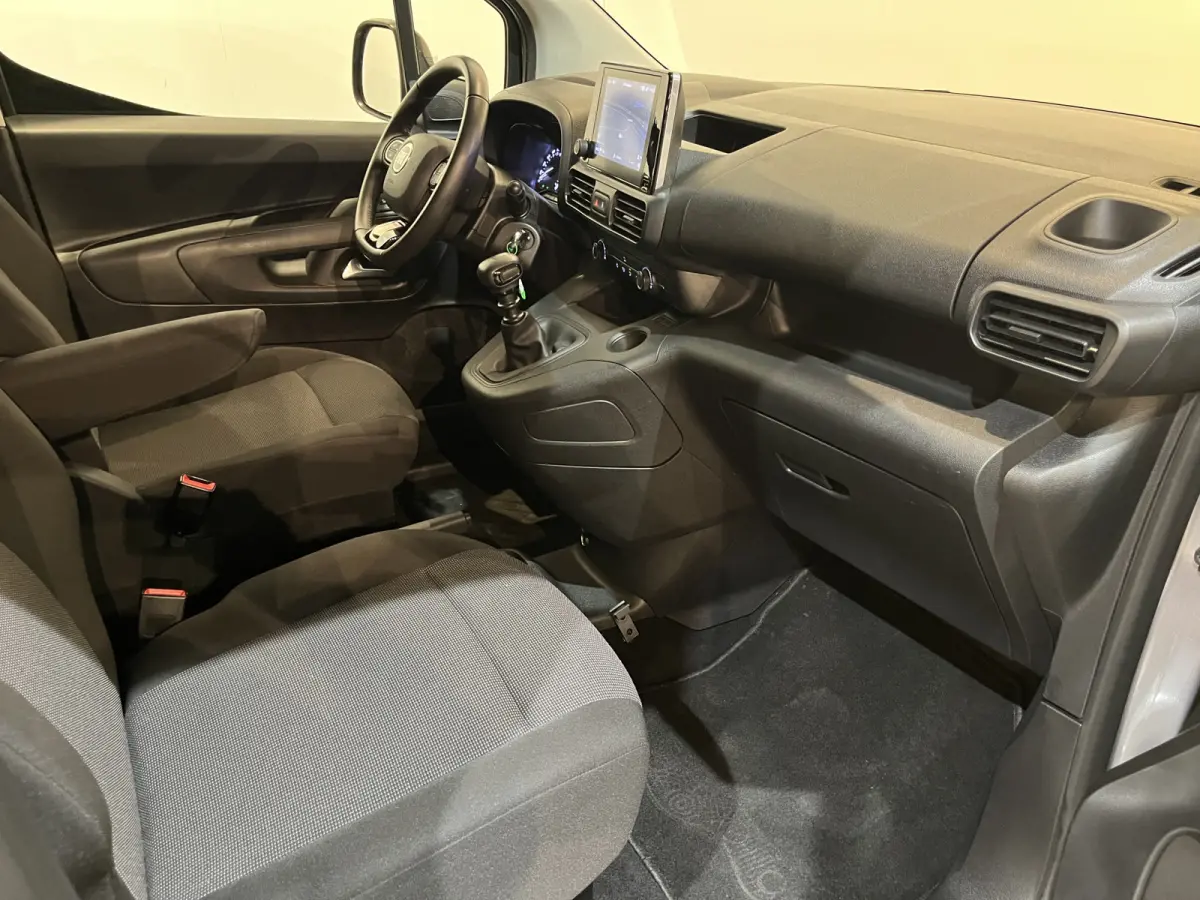 1.5 BlueHDi 100 PK L1 / Euro 6 / Airco / CarPlay / Cruise Control / Camera / Navigatie / 68.900 KM !!