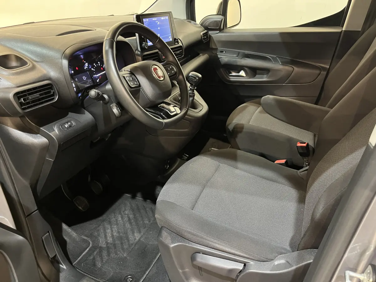 1.5 BlueHDi 100 PK L1 / Euro 6 / Airco / CarPlay / Cruise Control / Camera / Navigatie / 68.900 KM !!