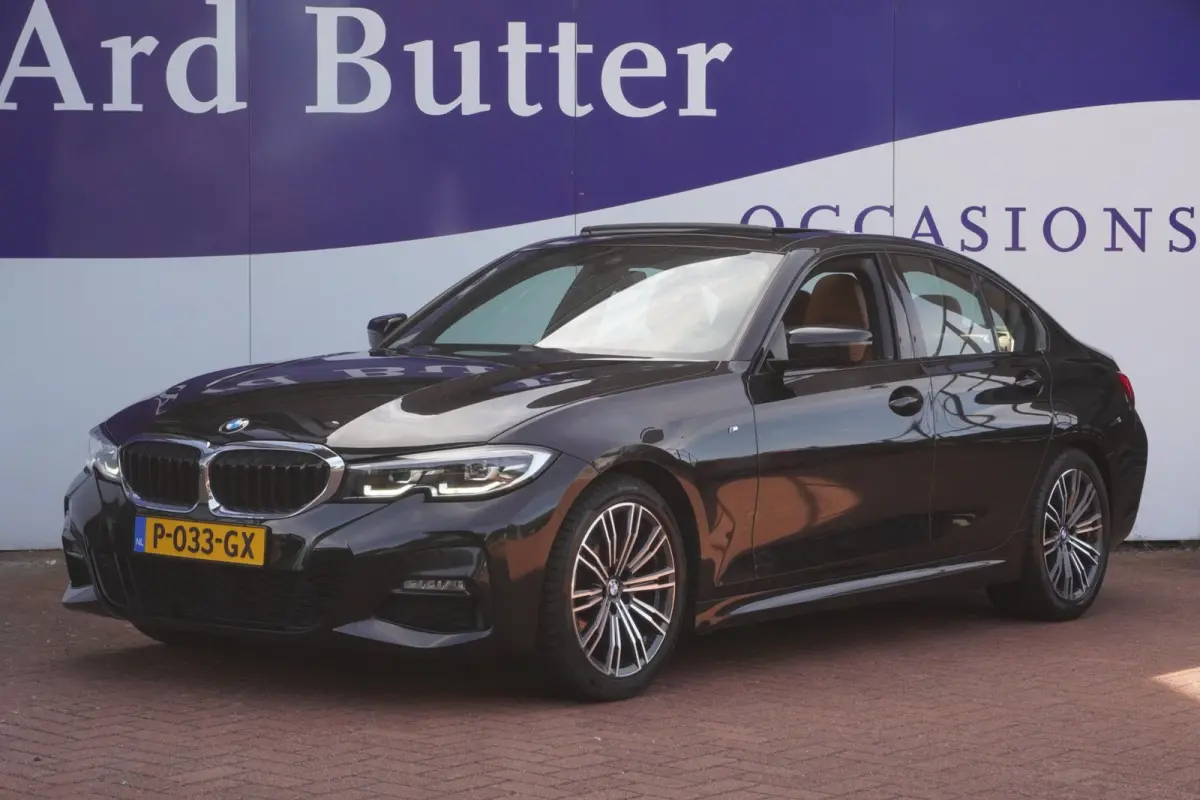 318i Business Edition Plus M sport+M3-Stoelen+Led+stoel-verw+Volleder+schuifdak+Navi+parking-Pack = UNIEK !!