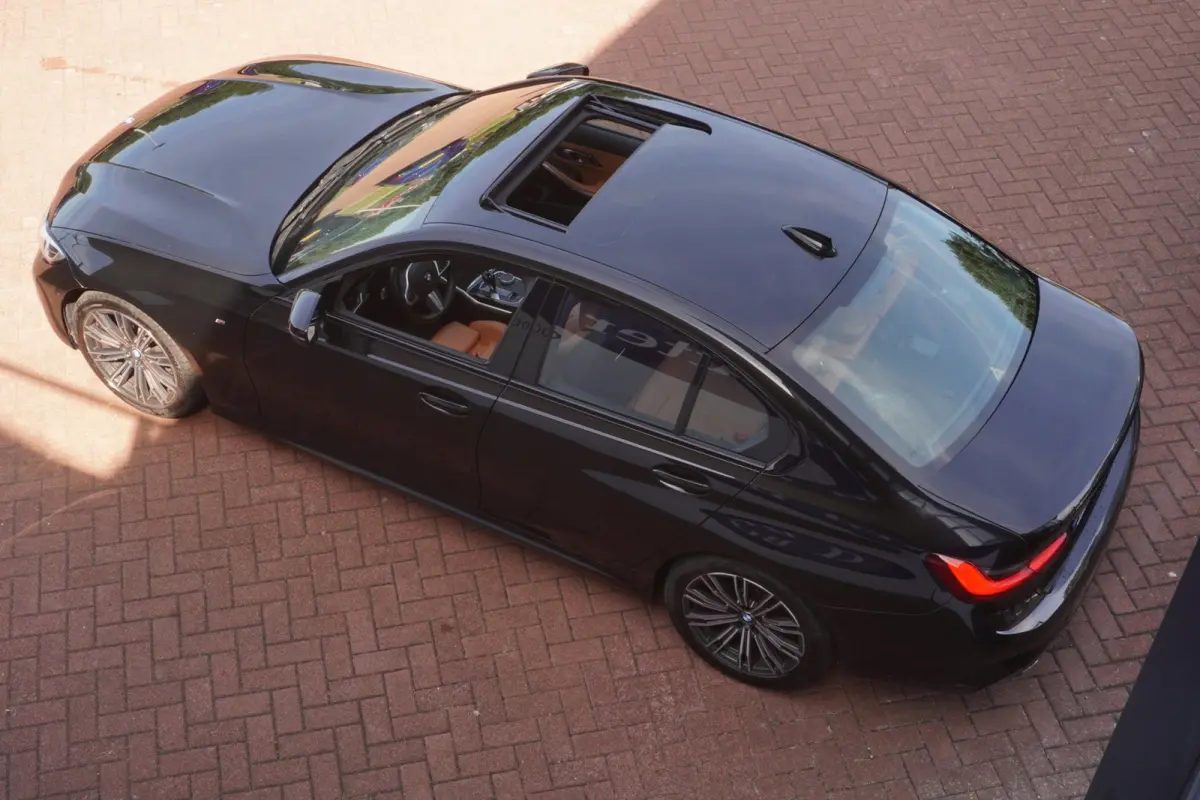 318i Business Edition Plus M sport+M3-Stoelen+Led+stoel-verw+Volleder+schuifdak+Navi+parking-Pack = UNIEK !!