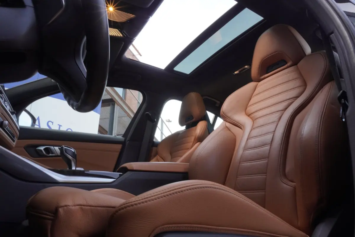 318i Business Edition Plus M sport+M3-Stoelen+Led+stoel-verw+Volleder+schuifdak+Navi+parking-Pack = UNIEK !!