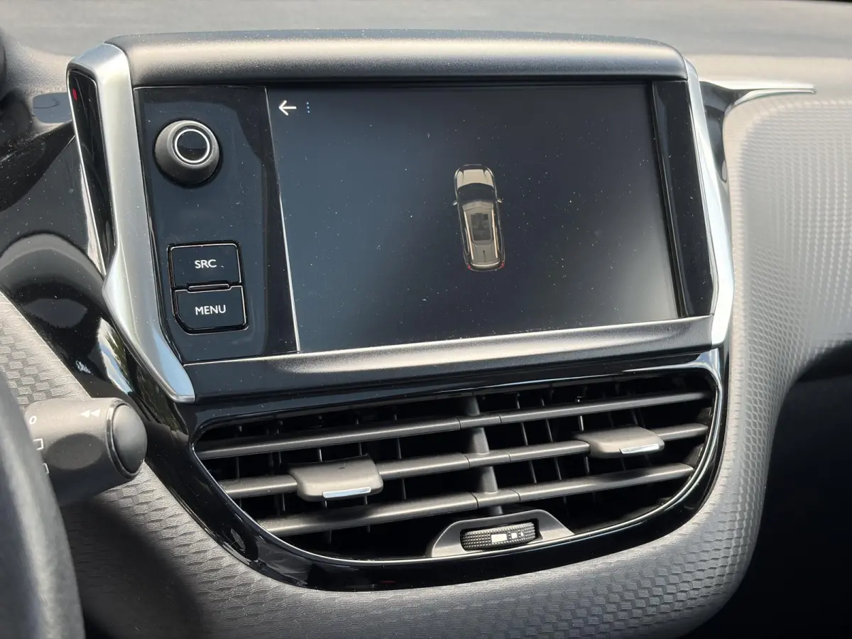 1.2 PureTech Blue Lion D-riem vv in 2024 l Pano l Navi l 110pk l Trekhaak l Carplay l Airco l Cruise l Pdc l Recent beurt gehad l N.A.P l Apk tot 01-2027