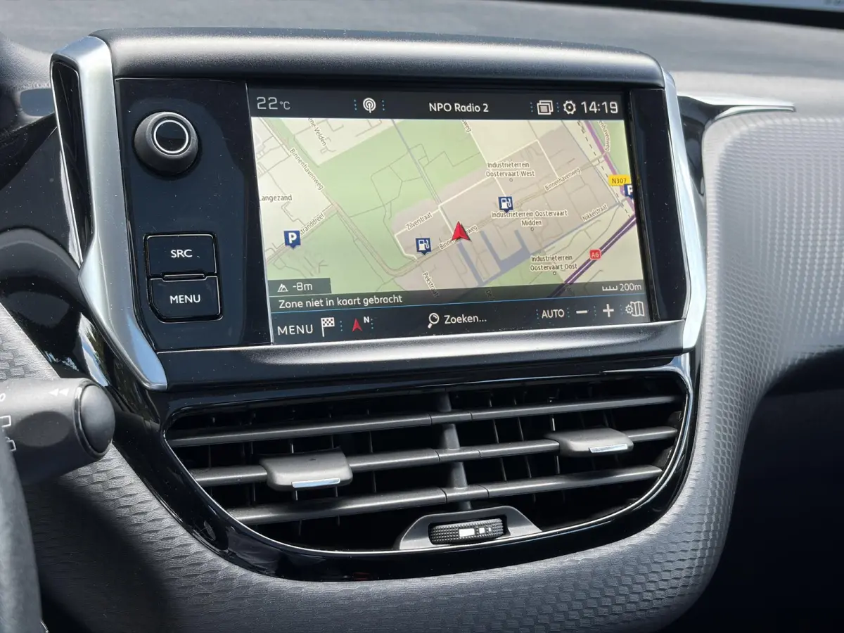 1.2 PureTech Blue Lion D-riem vv in 2024 l Pano l Navi l 110pk l Trekhaak l Carplay l Airco l Cruise l Pdc l Recent beurt gehad l N.A.P l Apk tot 01-2027