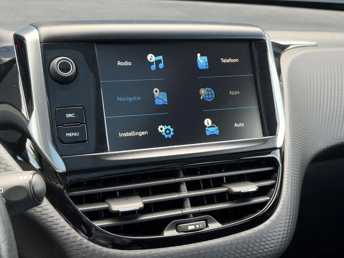 1.2 PureTech Blue Lion D-riem vv in 2024 l Pano l Navi l 110pk l Trekhaak l Carplay l Airco l Cruise l Pdc l Recent beurt gehad l N.A.P l Apk tot 01-2027
