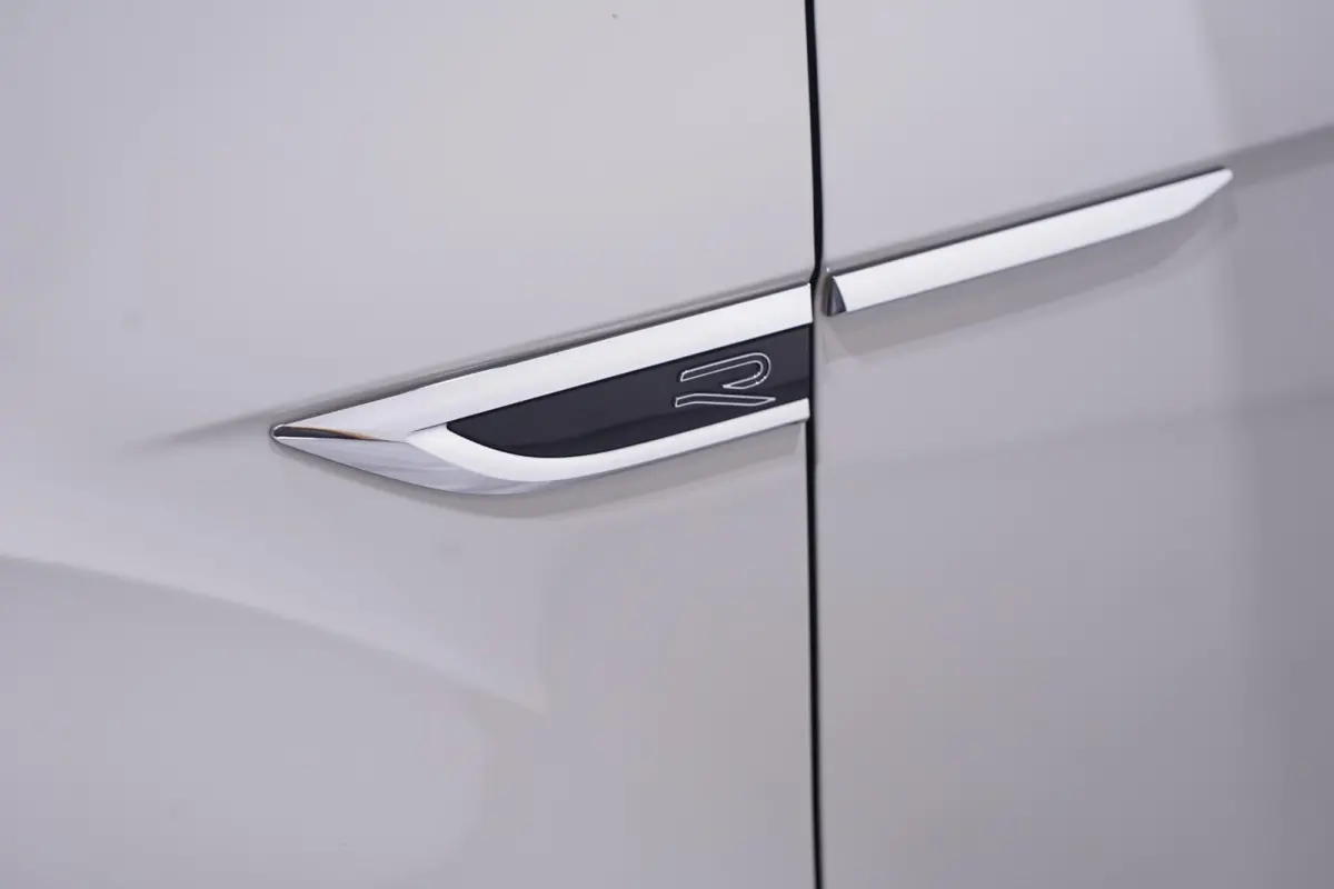 1.5 TSI R-Line NAP 2e Eig. Rijklaar R-line int./ext. Apple/Android Led koplampen Camera Stoelverwarming PDC v+a Digital Cockpit