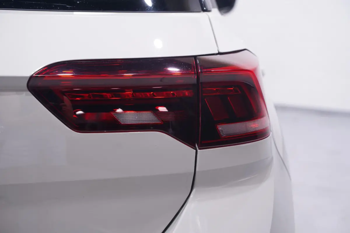 1.5 TSI R-Line NAP 2e Eig. Rijklaar R-line int./ext. Apple/Android Led koplampen Camera Stoelverwarming PDC v+a Digital Cockpit