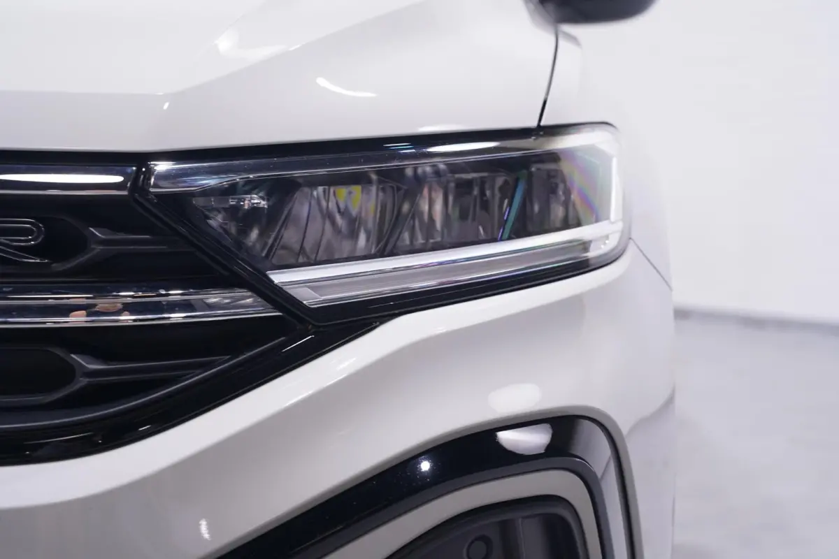 1.5 TSI R-Line NAP 2e Eig. Rijklaar R-line int./ext. Apple/Android Led koplampen Camera Stoelverwarming PDC v+a Digital Cockpit