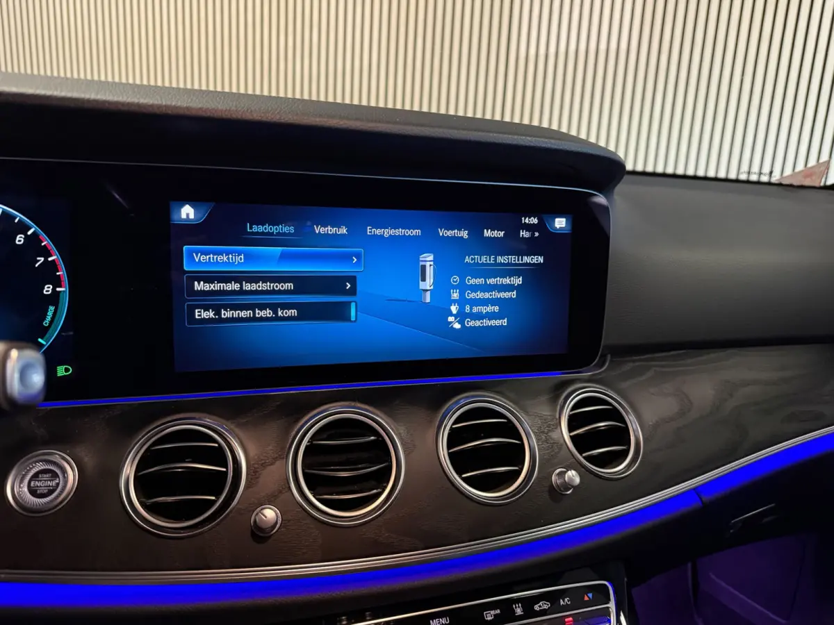 300e 4-Matic Avantgarde-PANORAMA-NIGHT-WIDESCREEN-CAMERA-SPOORPAKKET-COMPLEET