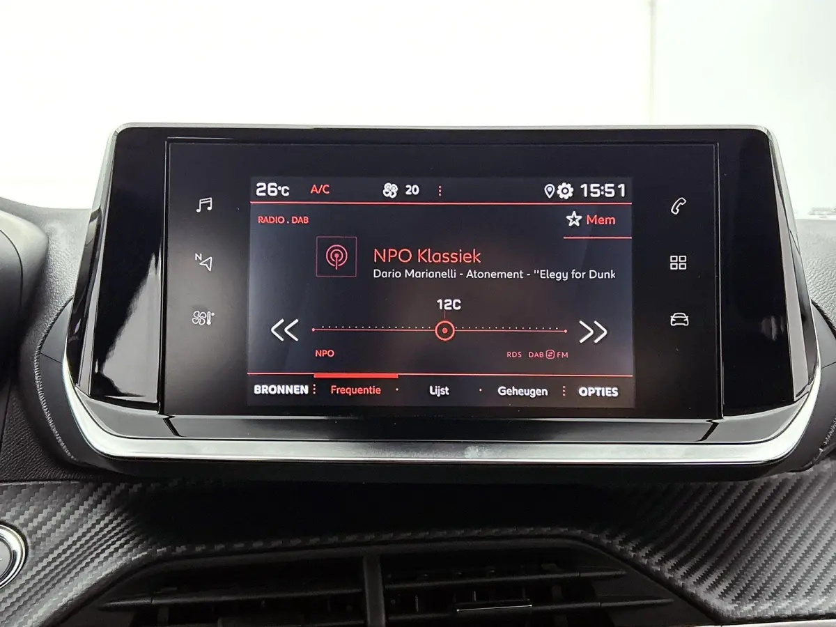 1.2 130pk Allure Automaat | Apple Carplay/Android Auto | Climate Control | Cruise Control | 17"LMV | LED | Parkeersensoren |