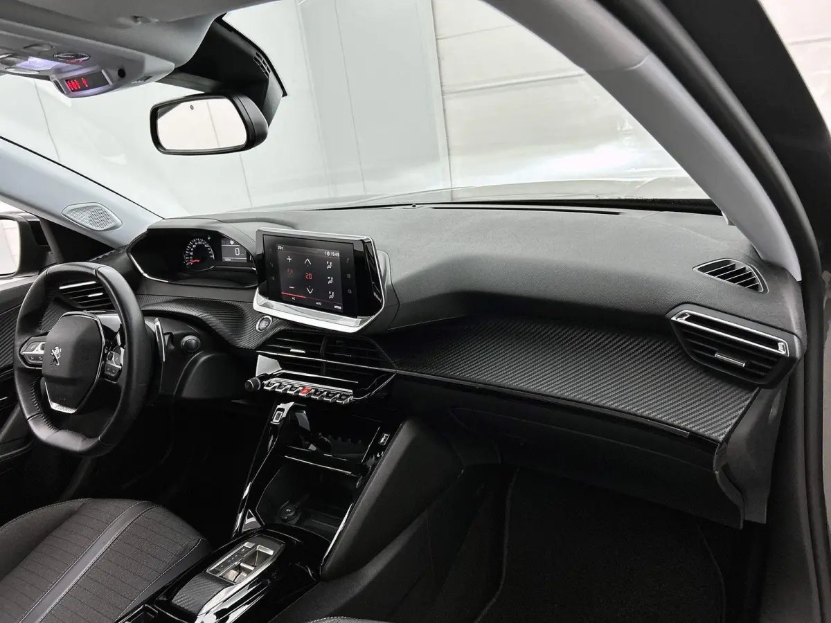 1.2 130pk Allure Automaat | Apple Carplay/Android Auto | Climate Control | Cruise Control | 17"LMV | LED | Parkeersensoren |