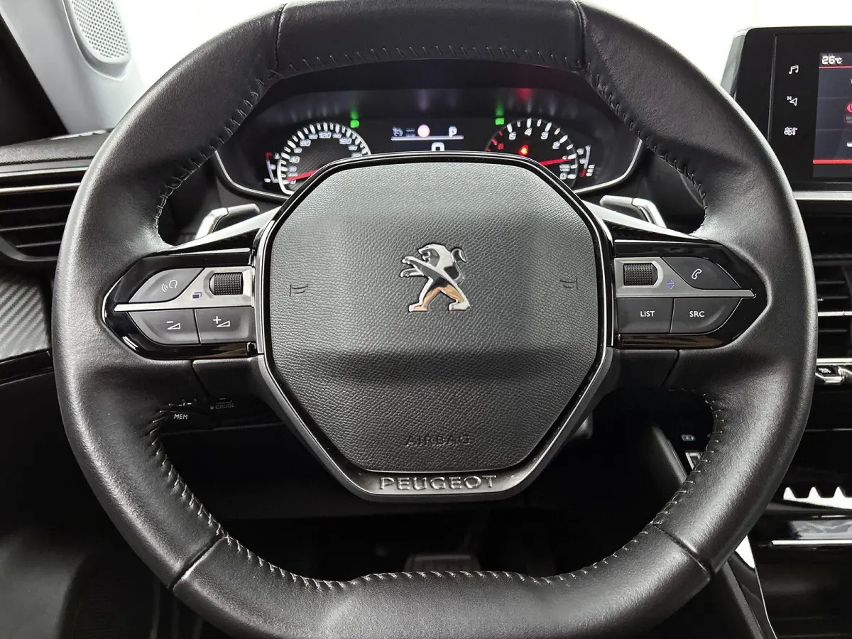 1.2 130pk Allure Automaat | Apple Carplay/Android Auto | Climate Control | Cruise Control | 17"LMV | LED | Parkeersensoren |