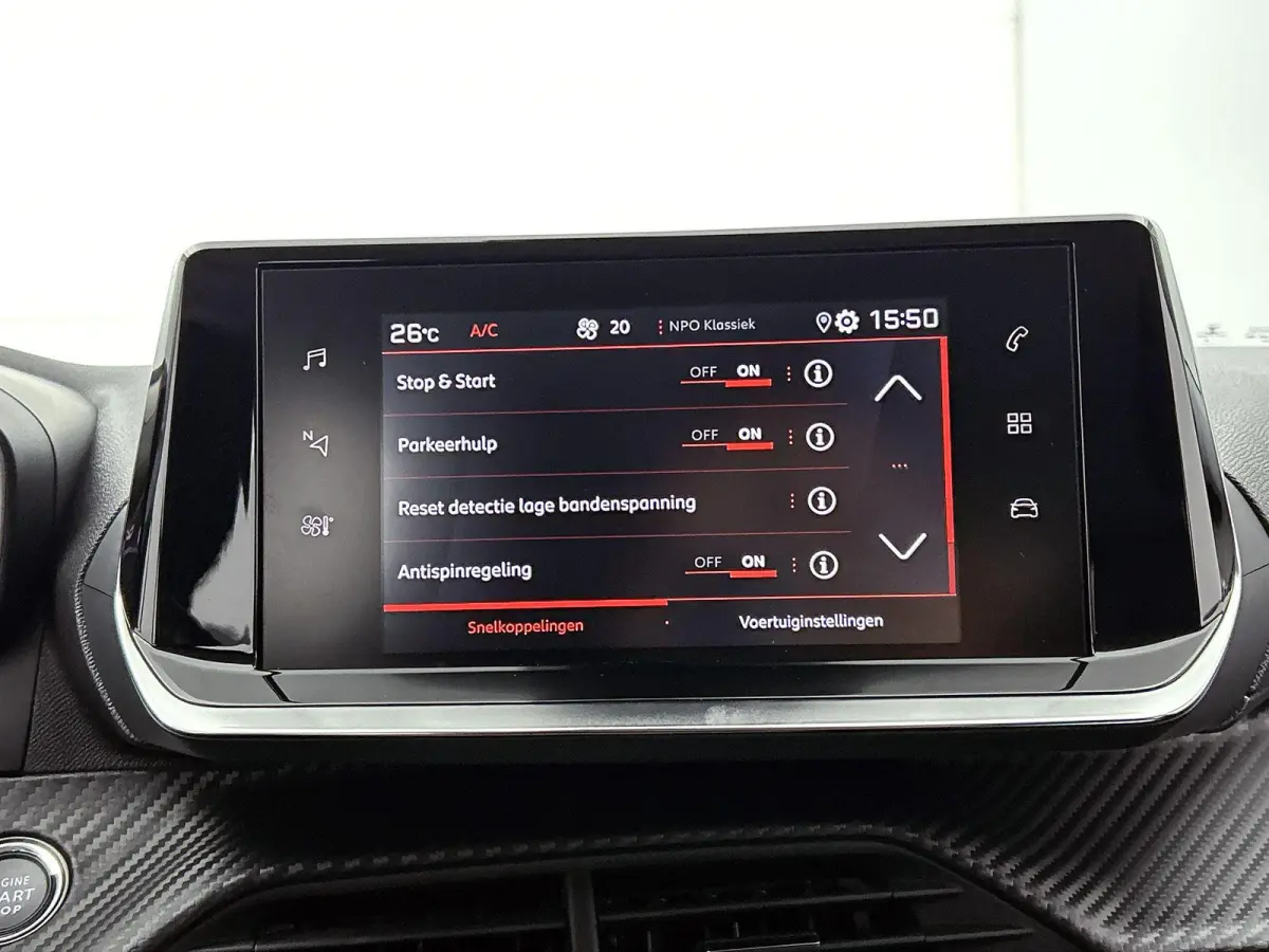 1.2 130pk Allure Automaat | Apple Carplay/Android Auto | Climate Control | Cruise Control | 17"LMV | LED | Parkeersensoren |