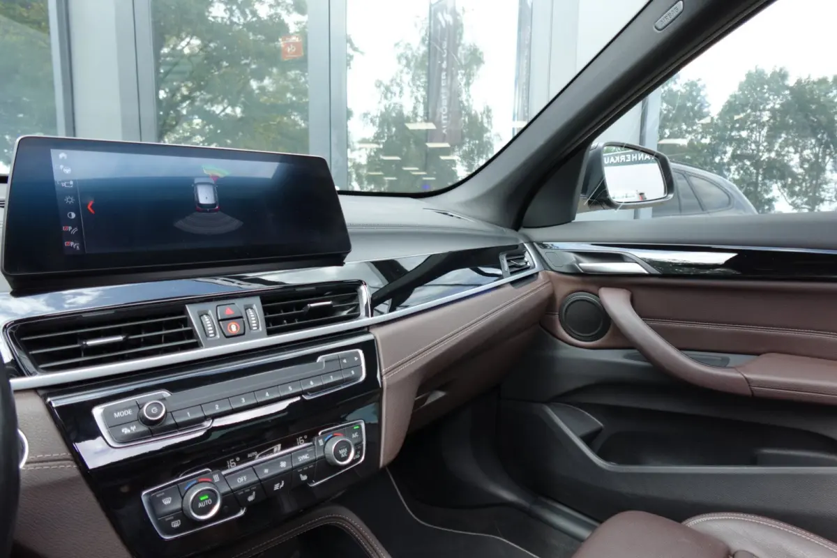 XDrive25e High Executive PANO KEYLESS CAM