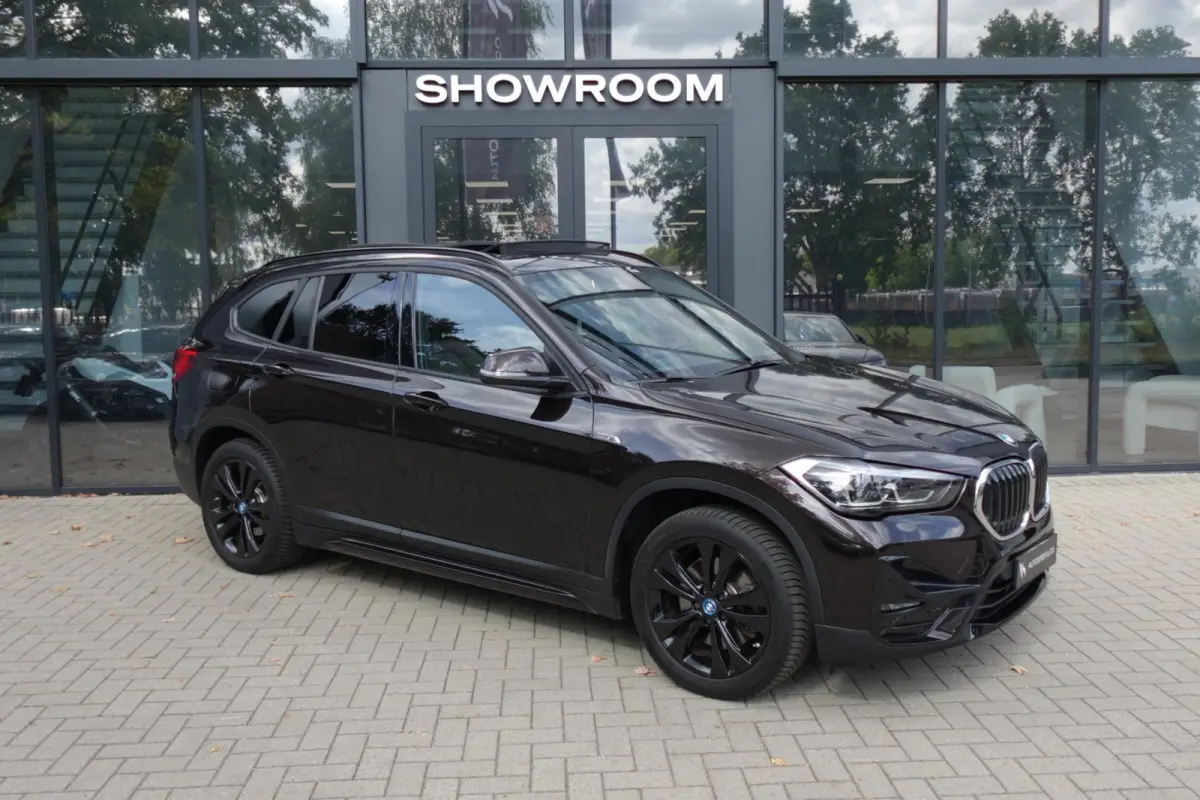 XDrive25e High Executive PANO KEYLESS CAM