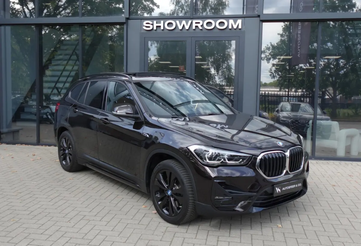 XDrive25e High Executive PANO KEYLESS CAM