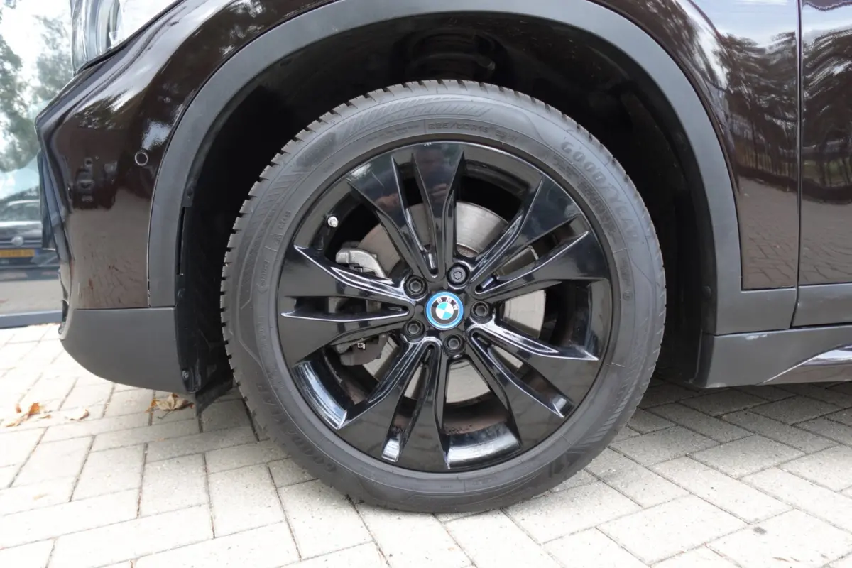 XDrive25e High Executive PANO KEYLESS CAM