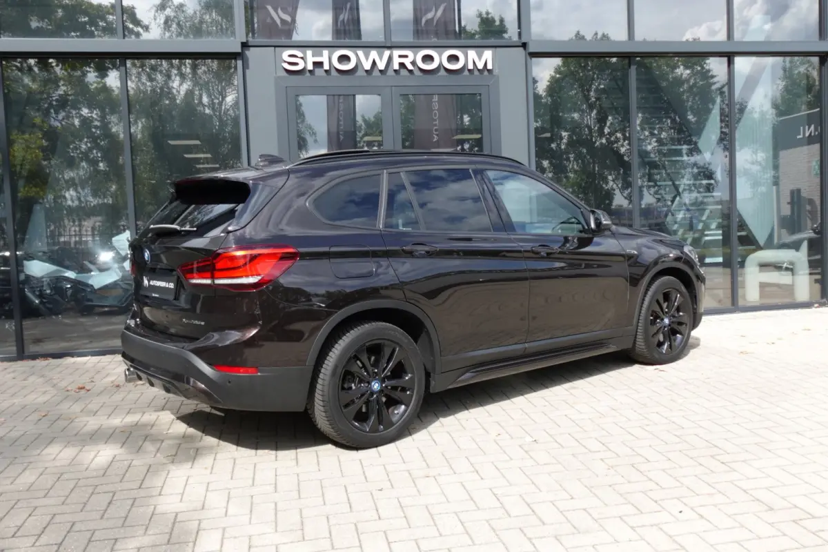 XDrive25e High Executive PANO KEYLESS CAM