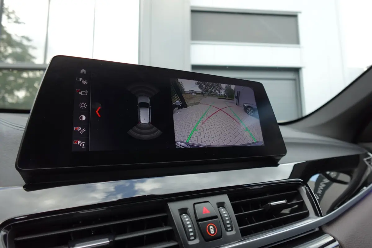 XDrive25e High Executive PANO KEYLESS CAM