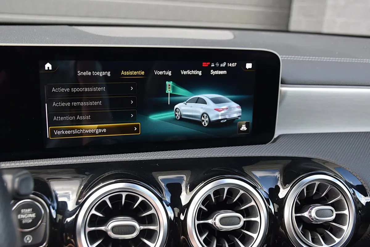 250 Premium Plus*AMG Pakket*PANO*SFEER*BURMESTER*CAMERA*NL-Auto*