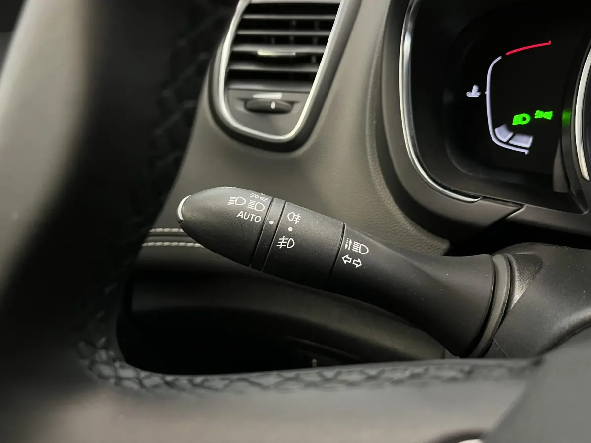 1.3 TCe Techno 7p. Navigatie Cruise Control  Full LED  Privacy Glass  20" LM Velgen  PDC + Camera  Half Leder  Virtual  Cockpit Airco