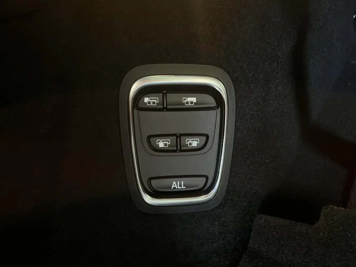 1.3 TCe Techno 7p. Navigatie Cruise Control  Full LED  Privacy Glass  20" LM Velgen  PDC + Camera  Half Leder  Virtual  Cockpit Airco