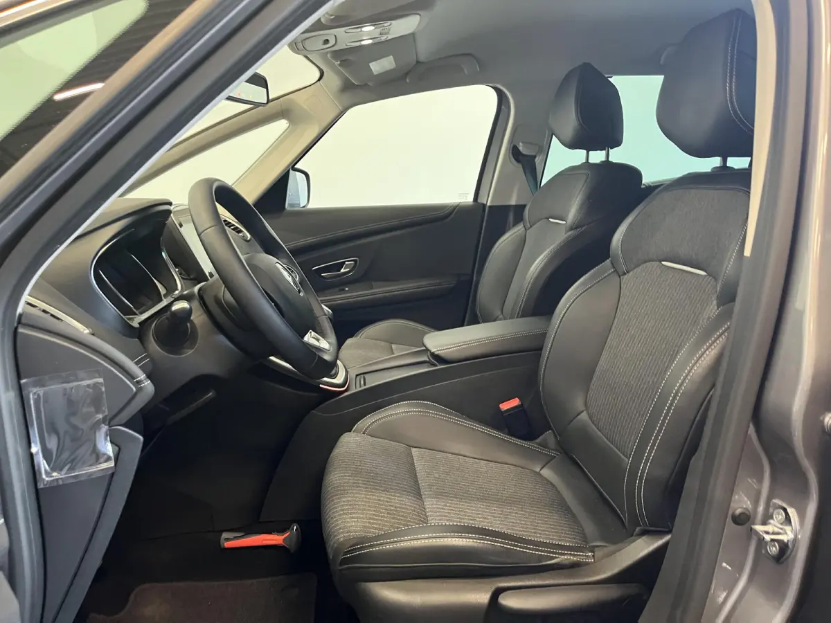 1.3 TCe Techno 7p. Navigatie Cruise Control  Full LED  Privacy Glass  20" LM Velgen  PDC + Camera  Half Leder  Virtual  Cockpit Airco