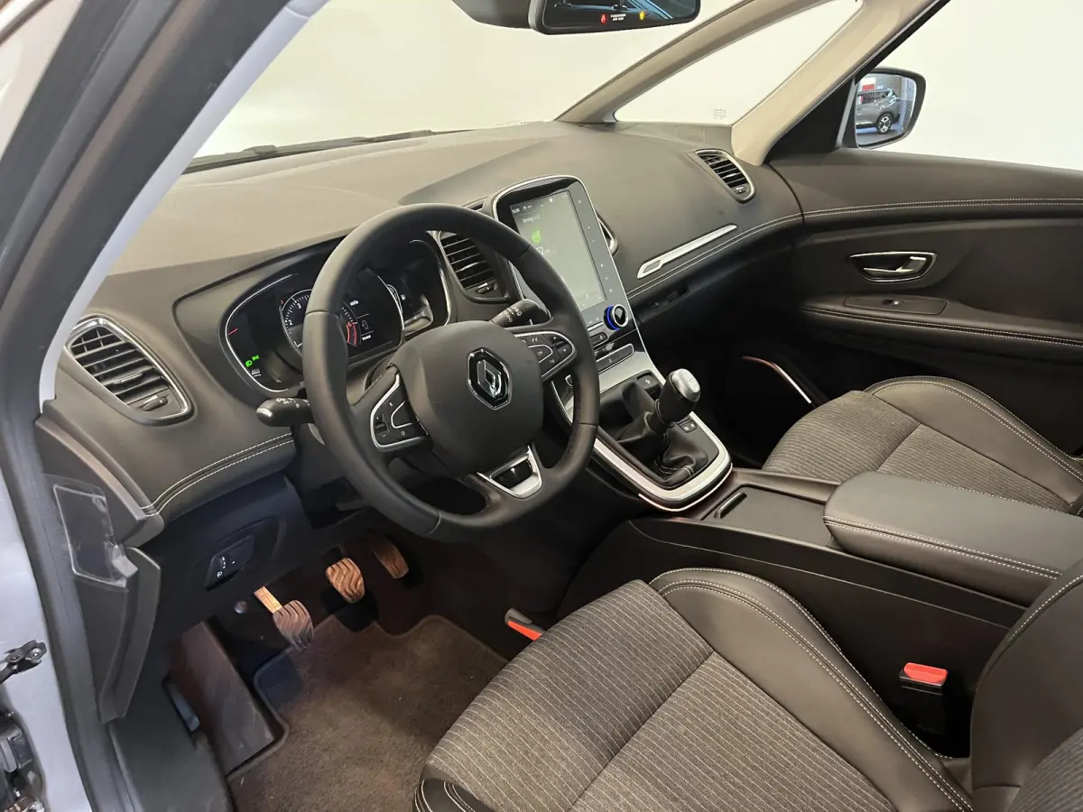 1.3 TCe Techno 7p. Navigatie Cruise Control  Full LED  Privacy Glass  20" LM Velgen  PDC + Camera  Half Leder  Virtual  Cockpit Airco