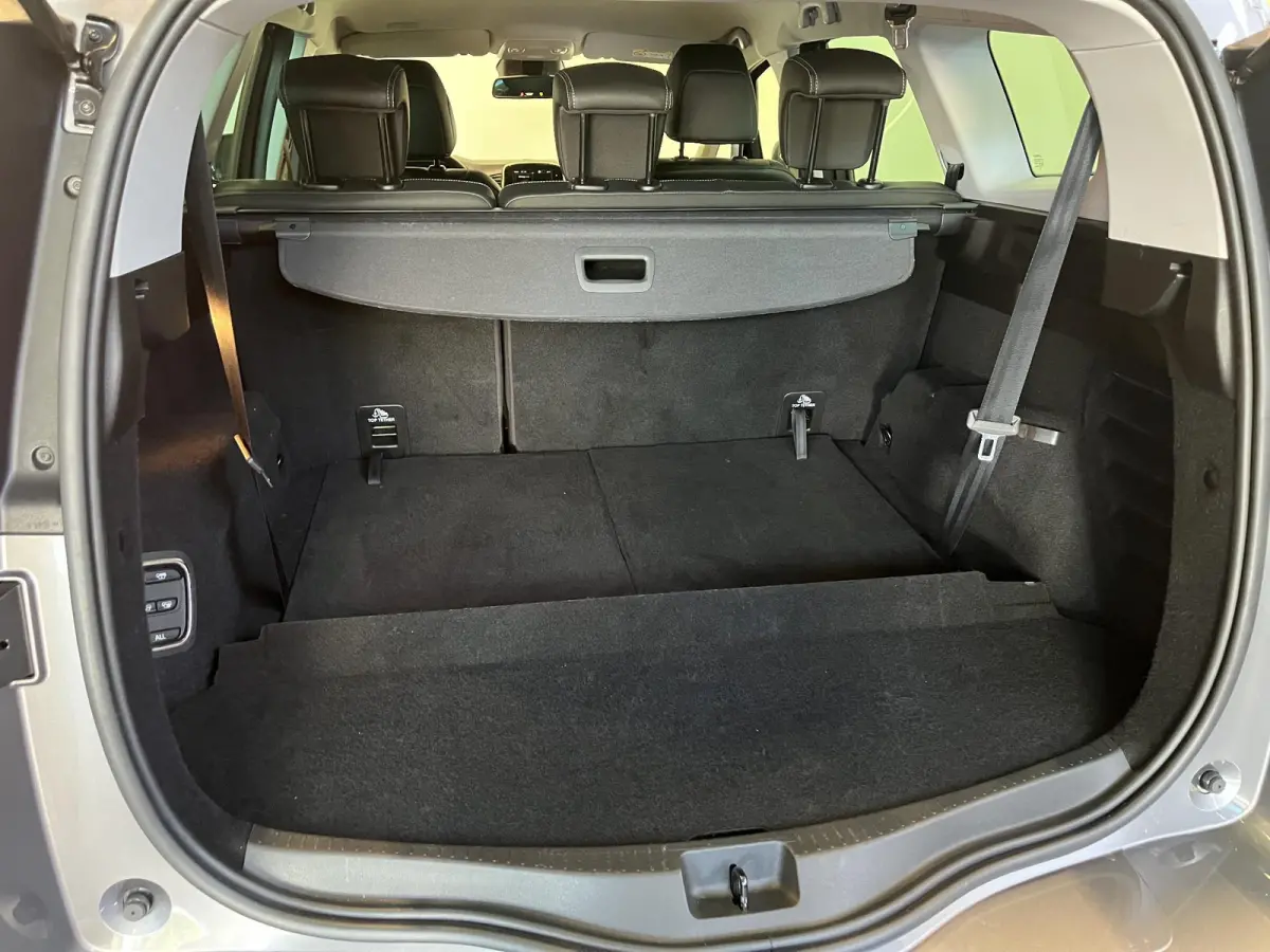 1.3 TCe Techno 7p. Navigatie Cruise Control  Full LED  Privacy Glass  20" LM Velgen  PDC + Camera  Half Leder  Virtual  Cockpit Airco