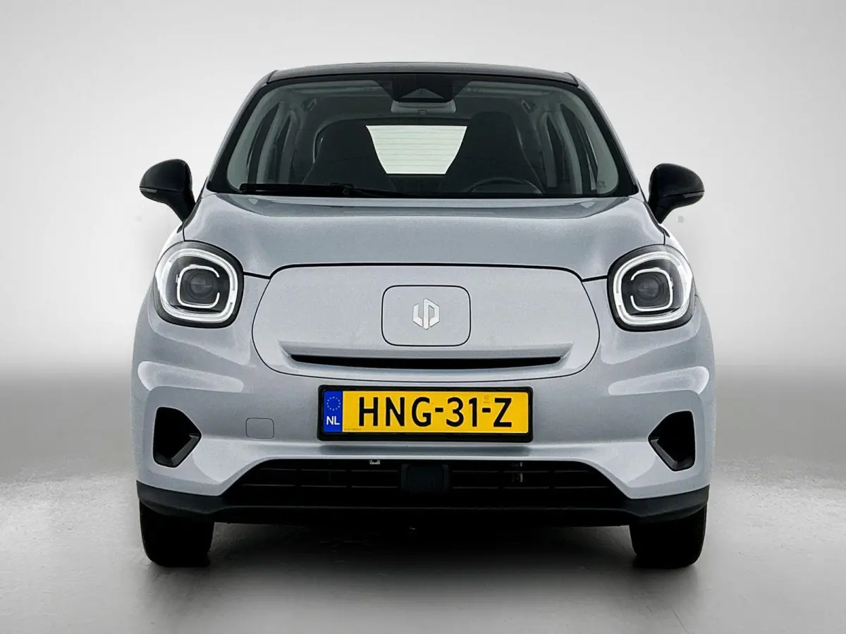 Design 37.3 kWh 95pk | 265km WLTP Actieradius | Navigatie | Panoramadak | Achteruitrijcamera | Adaptieve Cruise Control | Climate Control | Parkeersensoren | Bluetooth | Keyless start | Voll