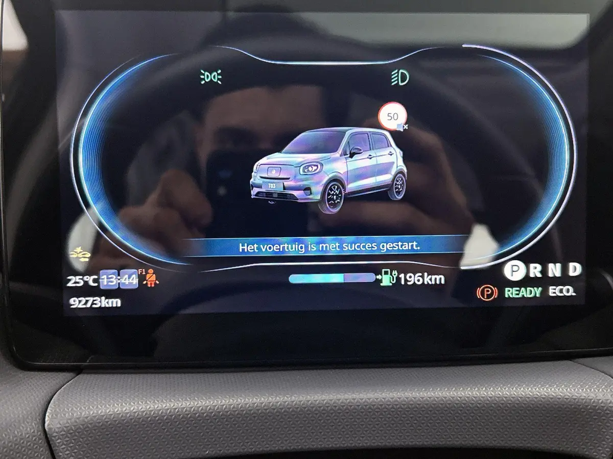 Design 37.3 kWh 95pk | 265km WLTP Actieradius | Navigatie | Panoramadak | Achteruitrijcamera | Adaptieve Cruise Control | Climate Control | Parkeersensoren | Bluetooth | Keyless start | Voll