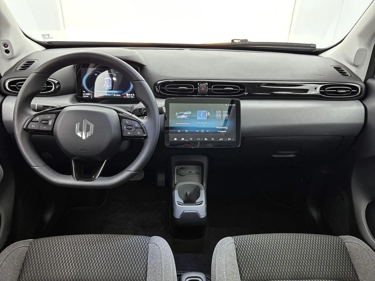 Design 37.3 kWh 95pk | 265km WLTP Actieradius | Navigatie | Panoramadak | Achteruitrijcamera | Adaptieve Cruise Control | Climate Control | Parkeersensoren | Bluetooth | Keyless start | Voll