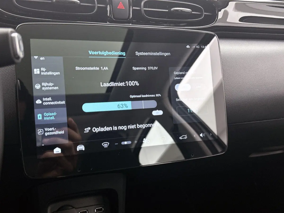 Design 37.3 kWh 95pk | 265km WLTP Actieradius | Navigatie | Panoramadak | Achteruitrijcamera | Adaptieve Cruise Control | Climate Control | Parkeersensoren | Bluetooth | Keyless start | Voll