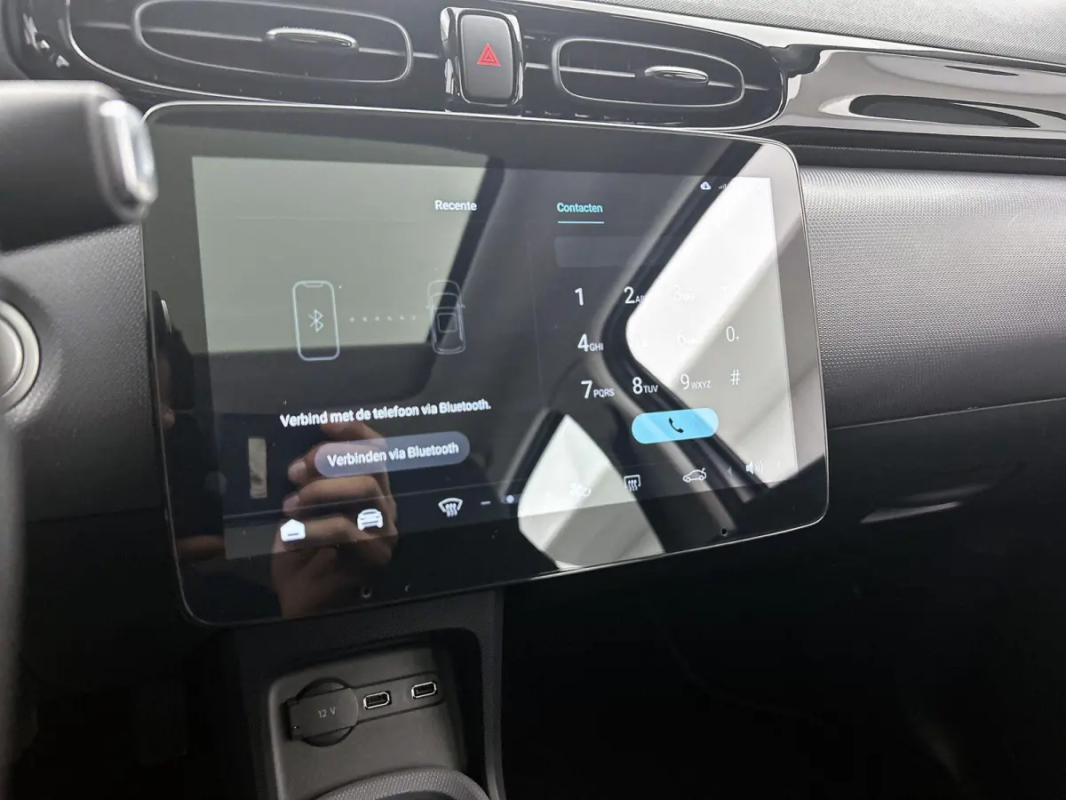 Design 37.3 kWh 95pk | 265km WLTP Actieradius | Navigatie | Panoramadak | Achteruitrijcamera | Adaptieve Cruise Control | Climate Control | Parkeersensoren | Bluetooth | Keyless start | Voll
