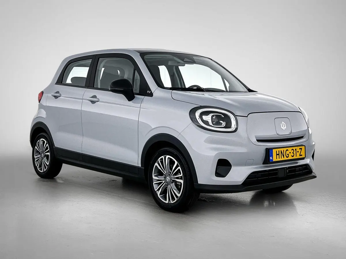 Design 37.3 kWh 95pk | 265km WLTP Actieradius | Navigatie | Panoramadak | Achteruitrijcamera | Adaptieve Cruise Control | Climate Control | Parkeersensoren | Bluetooth | Keyless start | Voll