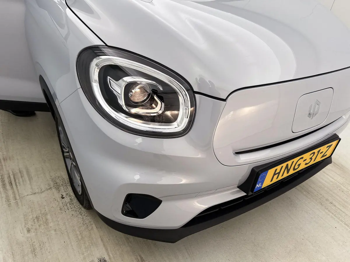 Design 37.3 kWh 95pk | 265km WLTP Actieradius | Navigatie | Panoramadak | Achteruitrijcamera | Adaptieve Cruise Control | Climate Control | Parkeersensoren | Bluetooth | Keyless start | Voll