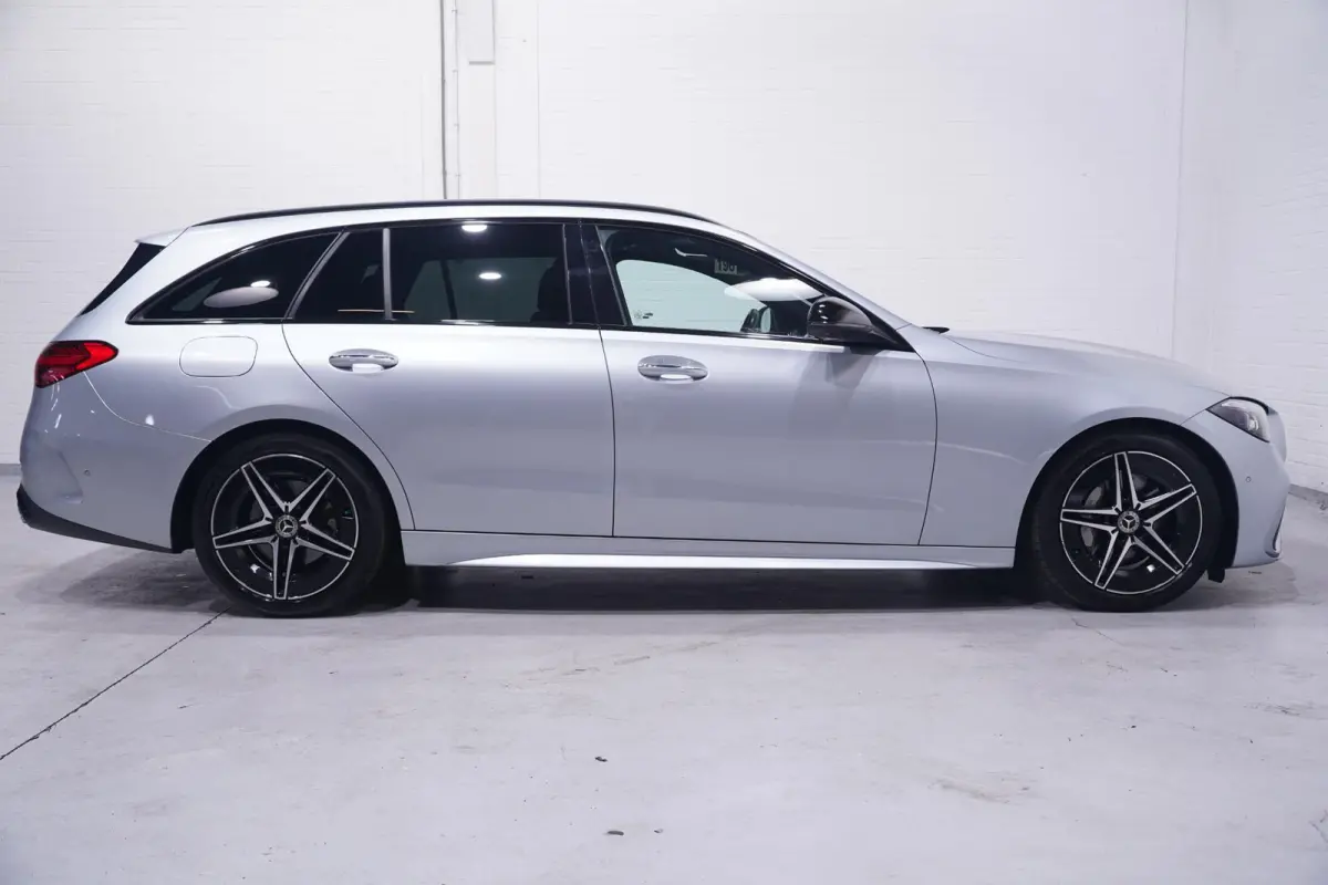 200 Launch Edition AMG Line NAP 1e eigen. nw.prijs:63750.- Navigatie premium-pack wegklapbare-trekhaak electrische-achterklep electrisch verstelbare voorstoelen met memo private-glas ECC led