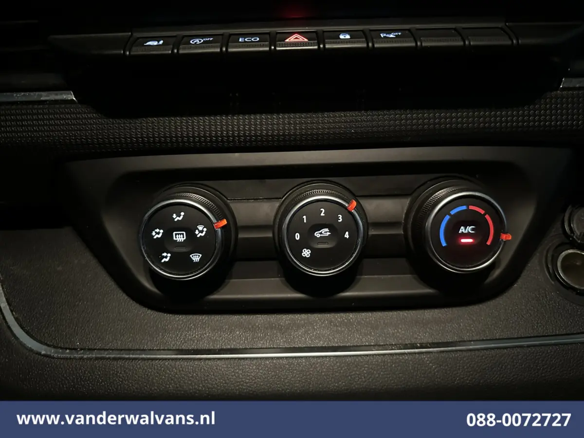 2.0 dCi 131pk L2H1 Euro6 Airco | LED | Cruisecontrol | 2500kg Trekhaak | Parkeersensoren Bijrijdersbank