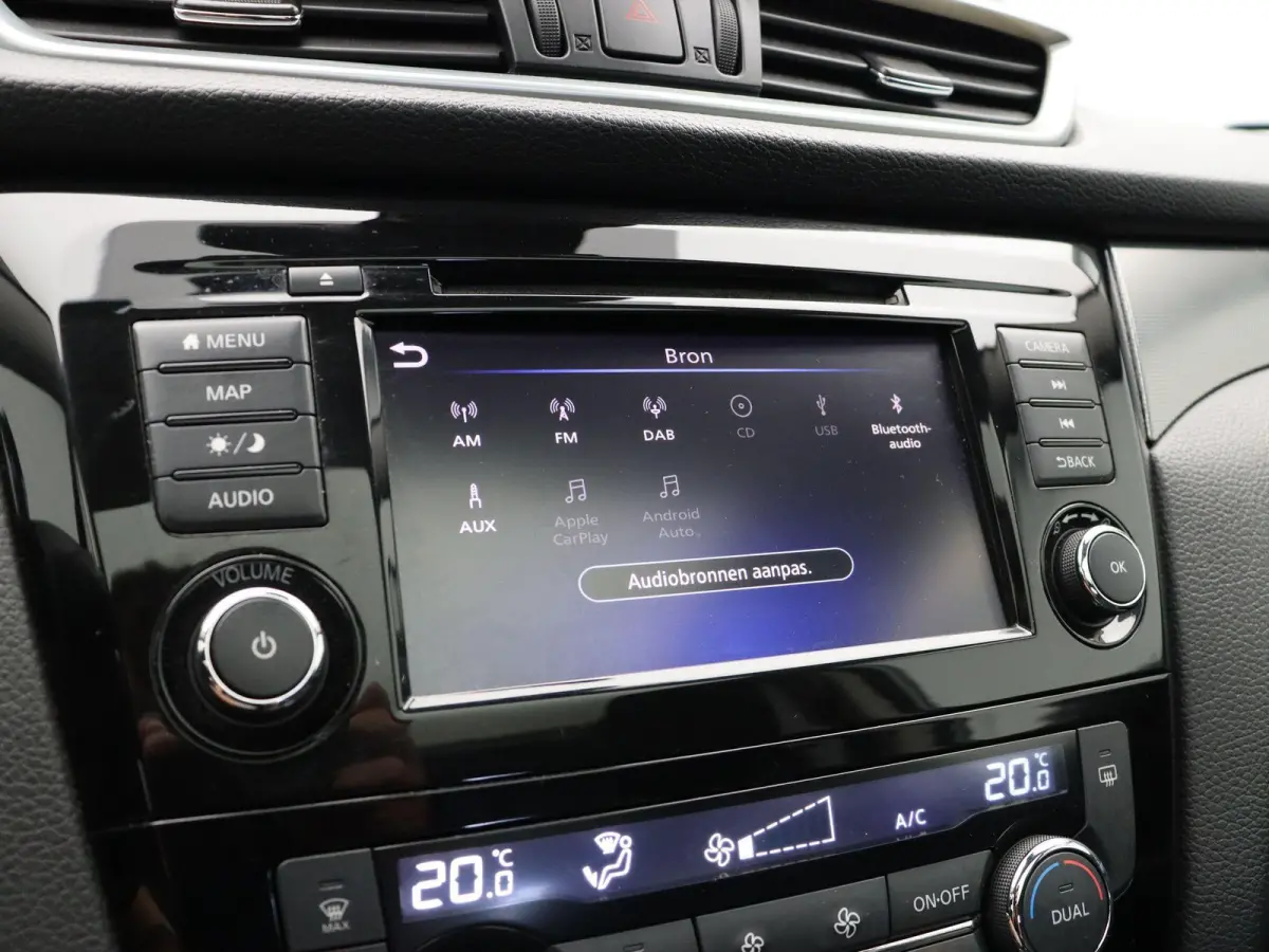 140pk DIG-T N-Connecta | Trekhaak 1300KG | Panoramadak | Climate control | Rondomzicht camera | 19" LMV | Apple carplay/Android auto |