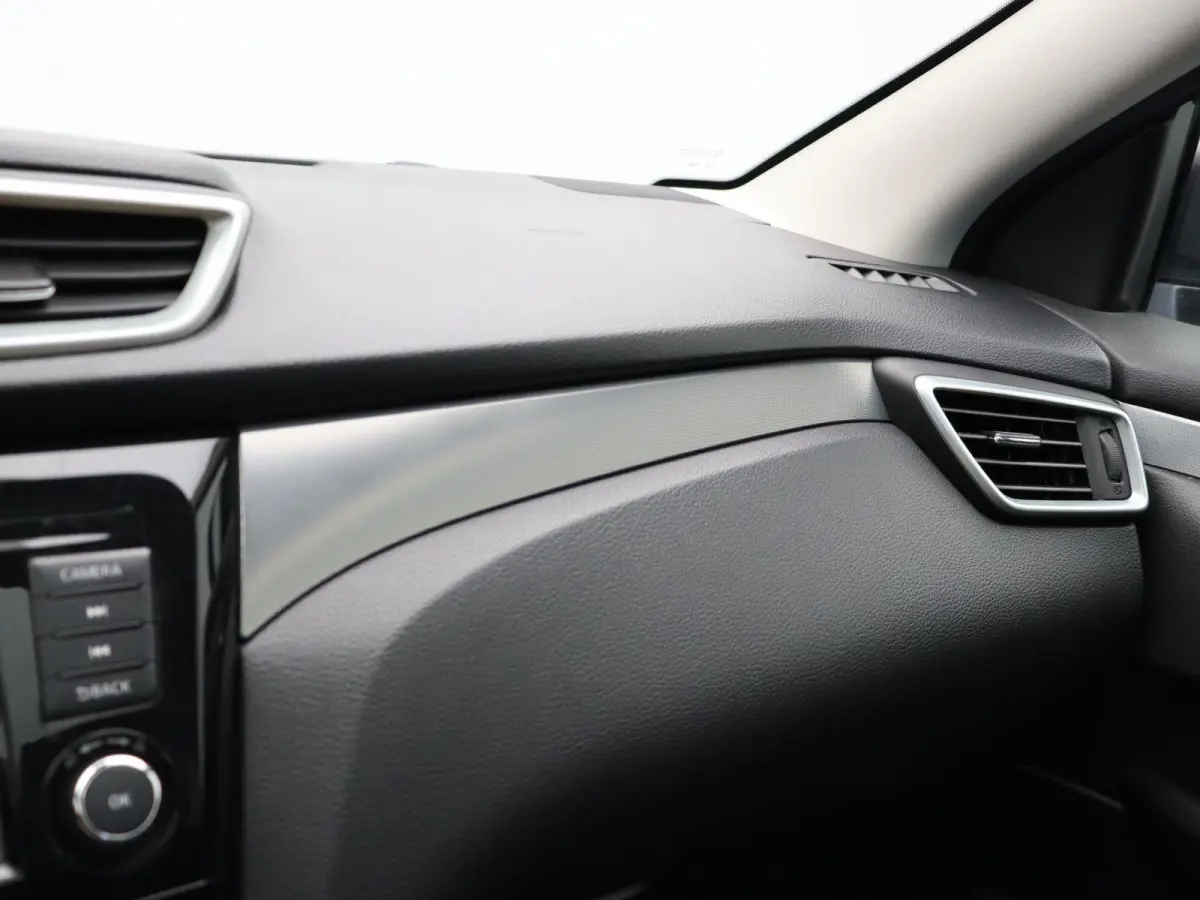 140pk DIG-T N-Connecta | Trekhaak 1300KG | Panoramadak | Climate control | Rondomzicht camera | 19" LMV | Apple carplay/Android auto |