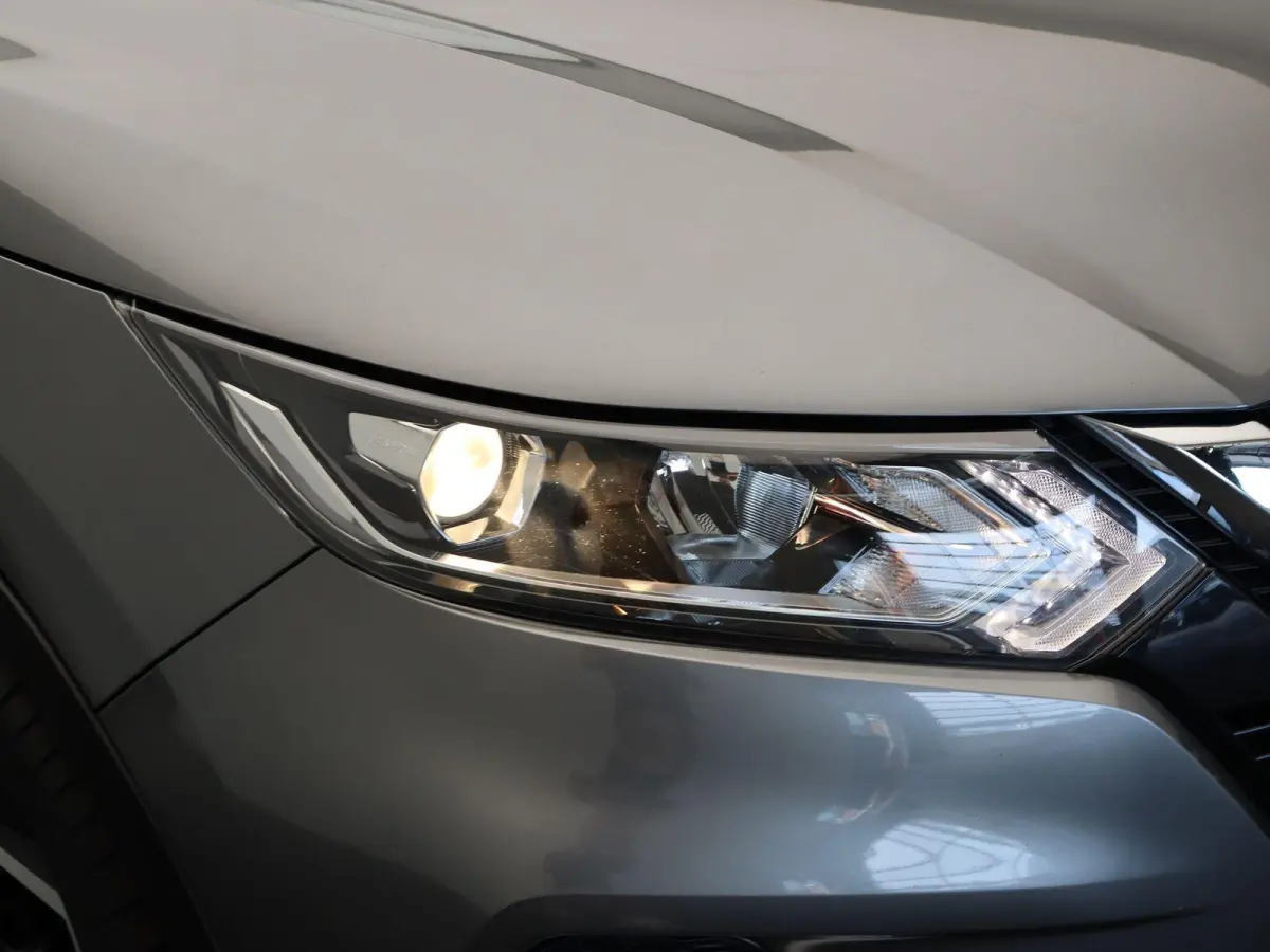 140pk DIG-T N-Connecta | Trekhaak 1300KG | Panoramadak | Climate control | Rondomzicht camera | 19" LMV | Apple carplay/Android auto |
