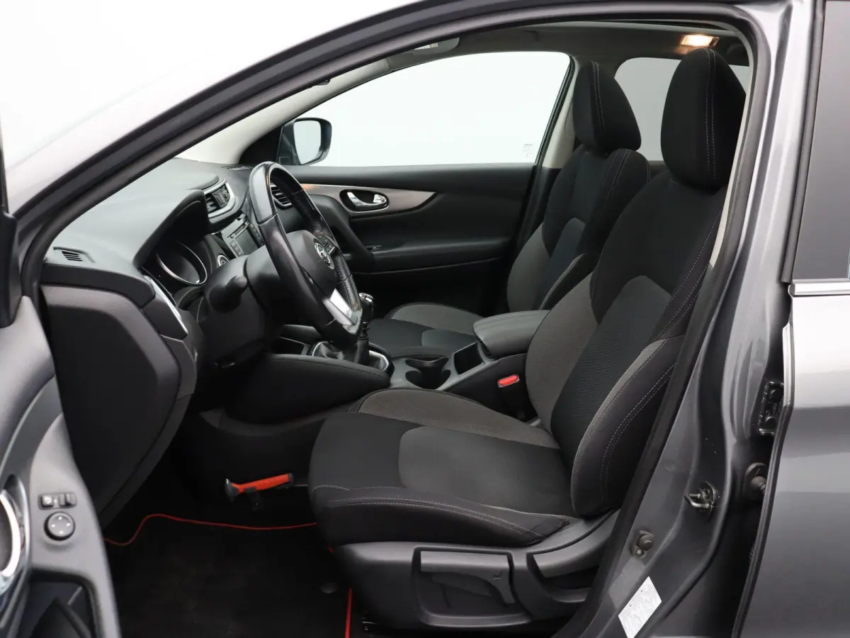 140pk DIG-T N-Connecta | Trekhaak 1300KG | Panoramadak | Climate control | Rondomzicht camera | 19" LMV | Apple carplay/Android auto |