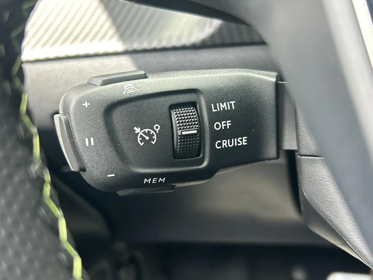 1.2 Hybrid 145 e-DCS6 GT | Camera | Adaptieve cruise control | Elektrische stoel | Apple Carplay/Android Auto