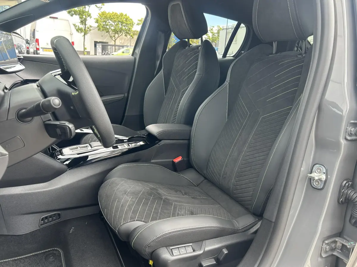 1.2 Hybrid 145 e-DCS6 GT | Camera | Adaptieve cruise control | Elektrische stoel | Apple Carplay/Android Auto