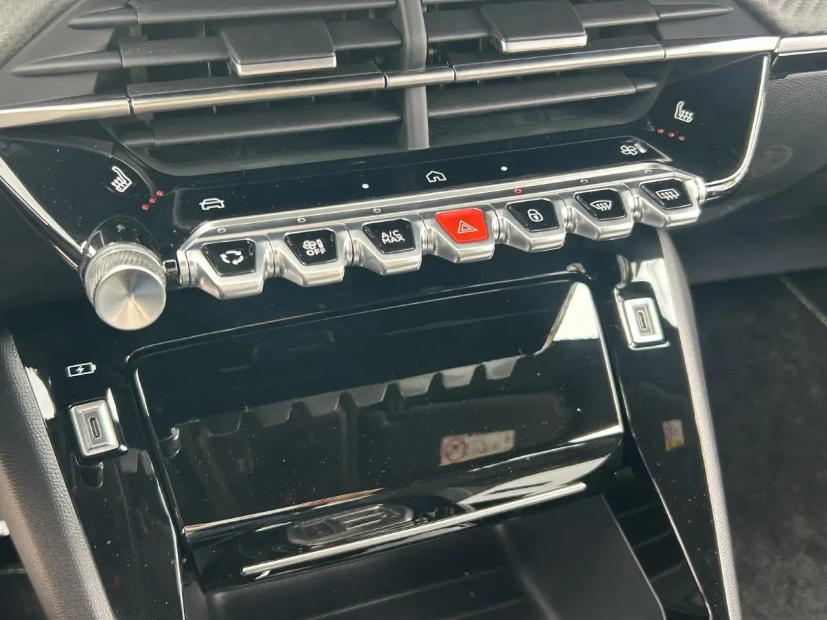 1.2 Hybrid 145 e-DCS6 GT | Camera | Adaptieve cruise control | Elektrische stoel | Apple Carplay/Android Auto